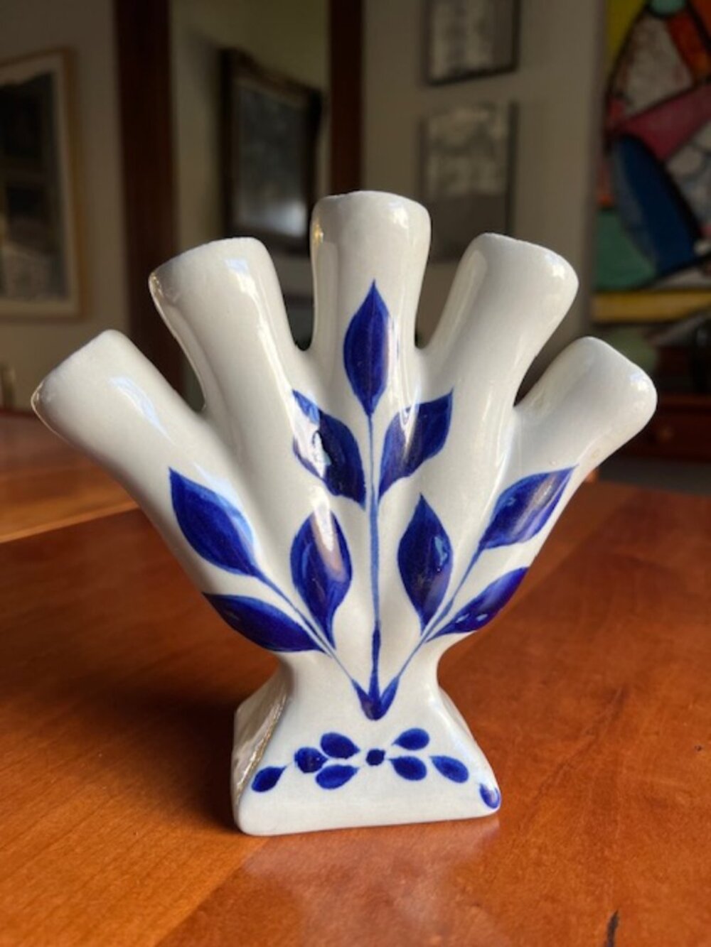VTG Five-Finger Williamsburg Pottery Style Stoneware or Ceramic Tulip  Vase
